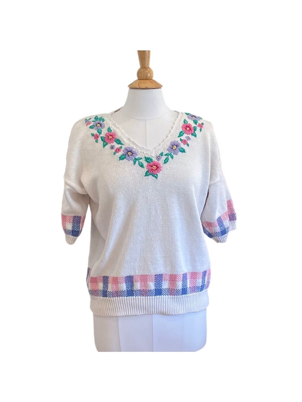 Vtg Portraits by Northern Isles Hand Embroidered Short Sleeve Sweater, White, L